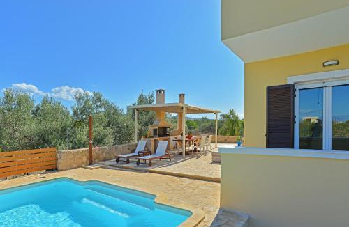 Aegina Town Villa | VILLA KONSTANTINOS 6 bedrooms