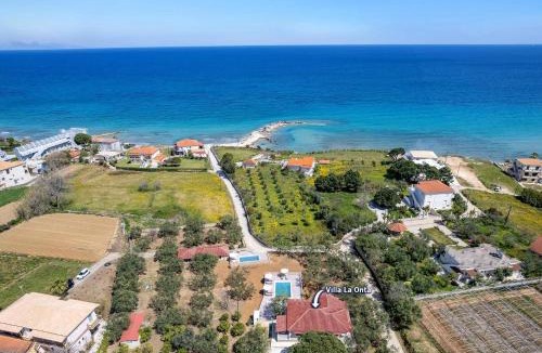 Drosia Villa | Villa La Onta by Villa Plus