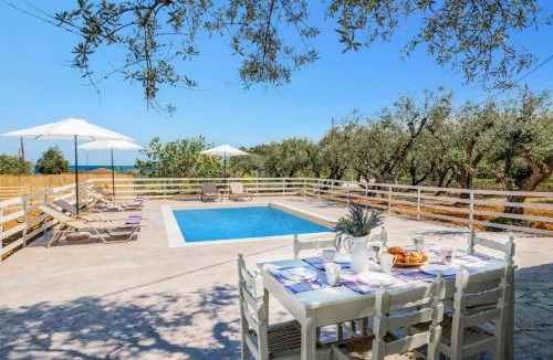 Drosia Villa | Villa La Onta by Villa Plus