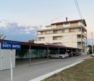 Bregvija Apartment | Villa Leona Palushaj