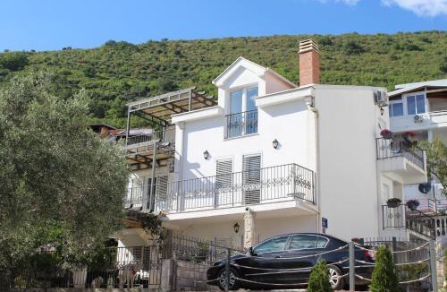 Petrovac Apartment | Villa Lime