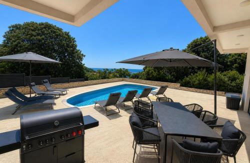 Utjeha Hladna Uvala Villa | Villa LiRa Star Bar Montenegro - Exclusive Adriatic Villa with Private Pool Starry Sky Lounge