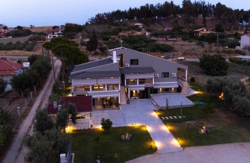 Nea Potidaia House | Villa Llanaj Residence 2 by Luxlikehome