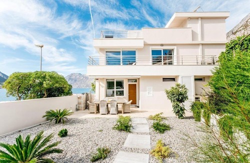 Dobrota Villa | Villa Luna- luxury villa on the beach