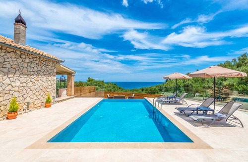Marathias Villa | Villa Marathonisi with private pool