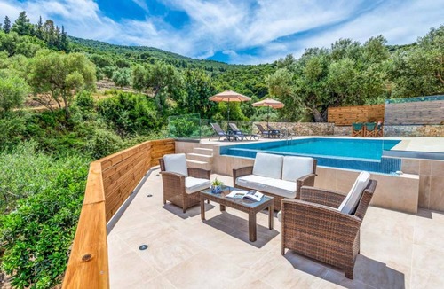 Marathias Villa | Villa Marathonisi with private pool