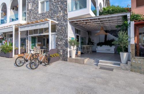 Toroni Apartment | Villa Maria