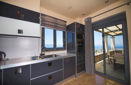 Kontos Villa | Villa Marini Aegina - Panoramic Sea Views, Pool side retreats & privacy