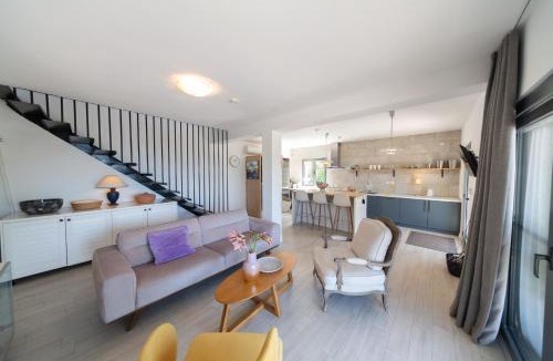 Podostrog Villa | Villa Mattson