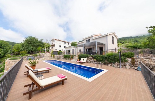 Podostrog Villa | Villa Mattson