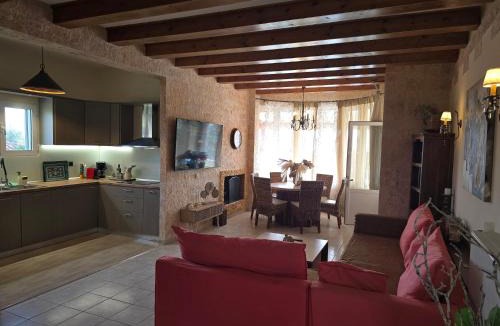 Chalikounas Villa | Villa Maxim with Private Pool & Tennis Court