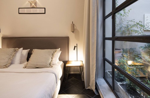 Kerameikos Villa | VILLA MELITI: Indoor pool, down town