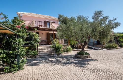Neromilos Villa | Villa Mimosa - Olive Tree Villas