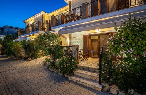 Neromilos Villa | Villa Mimosa - Olive Tree Villas