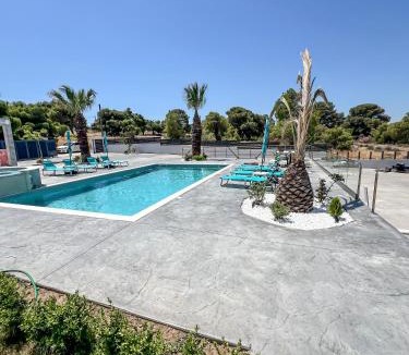 Loutraki Apartment | Villa MIRA Loutraki - Swimming Pool and Sea Views I Luxury