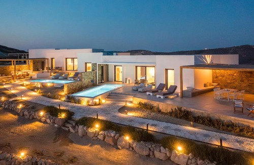 Milos Villa | Villa Nabia by Milos Concierge