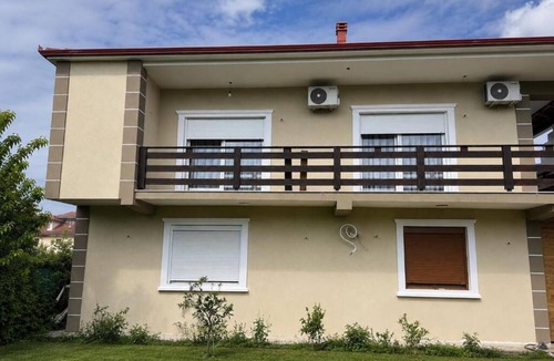 Pogradec Apartment | Villa Nathanael Elegant Holiday Home Near Lake Ohrid