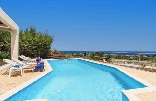 Gennadi Villa | Villa Nicole Gennadi