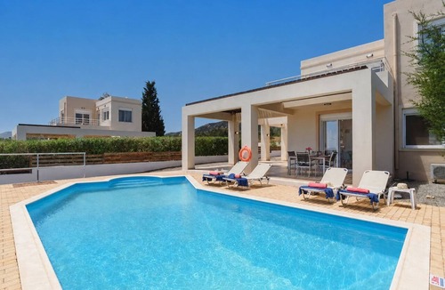 Gennadi Villa | Villa Nicole Gennadi