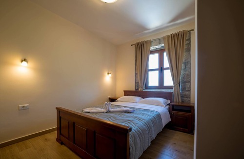 Vranovici Hotel | Villa Old Castle