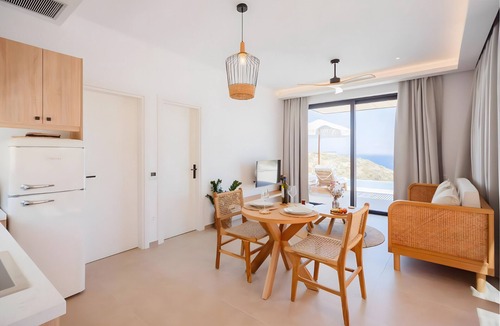 Elation Villa | Villa 'One-Bedroom For 2' with Sea View, Wi-Fi and Air Conditioning