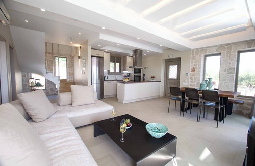 Leivathos Villa | Villa Pangea Ion - Three Bedroom Villa, Sleeps 6