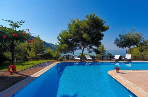 Parelia Villa | Villa Pasiphae - Two Bedroom Villa, Sleeps 6