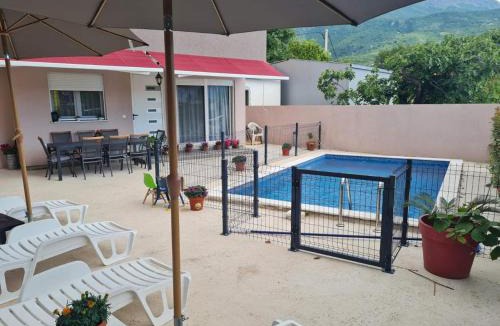 Bar House | Villa Passaggio Private Pool & Tranquil Stay Near the Sea