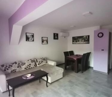 Utjeha Hladna Uvala Apartment | Villa Pavlovic - 30m from the beach