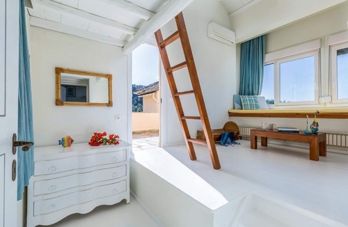 Skopelos Town Villa | Villa Pelago - Three Bedroom Villa, Sleeps 6