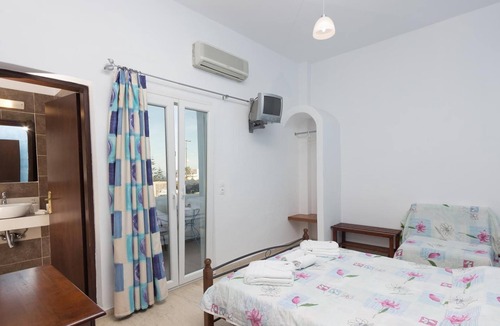 Karterados Hotel | Villa Pelekanos
