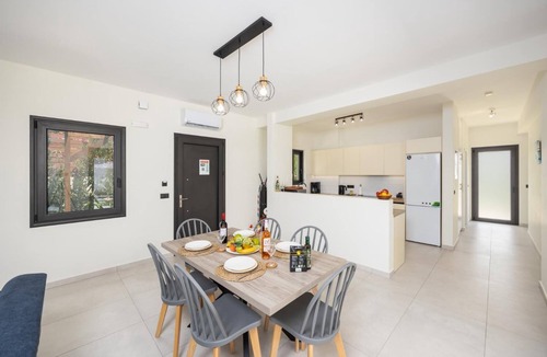 Mousata Villa | Villa Petra - Two Bedroom Villa, Sleeps 4
