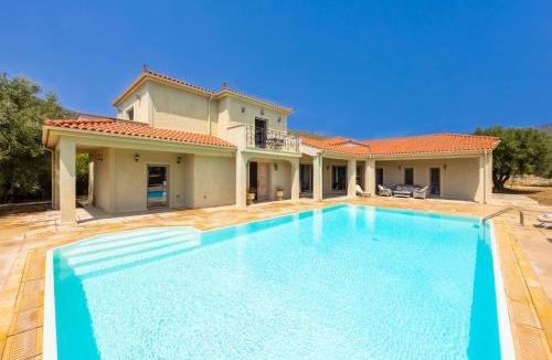 Kateleios Villa | Villa Pomegranate Tree
