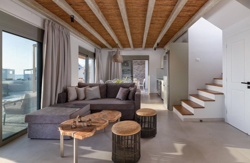 Lahania House | Villa Pounentis auf einem Hügel in Lachania by Interhome