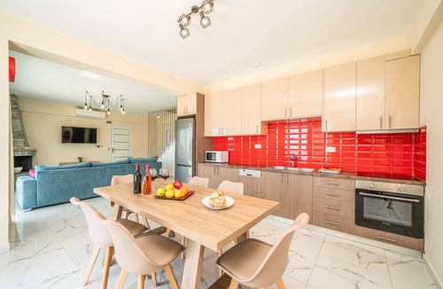 Plateies Villa | Villa Prasino by Villa Plus
