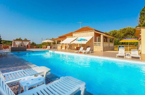 Lefkimmi Villa | Villa Psaropouli: Large Private Pool, A/C, WiFi
