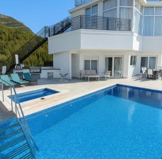 Bar Villa | Villa Redzic Residence