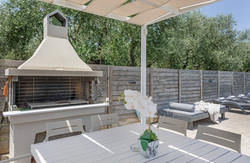 Fiolitis Villa | Villa 'Ruvelis' with Mountain View, Wi-Fi and Air Conditioning