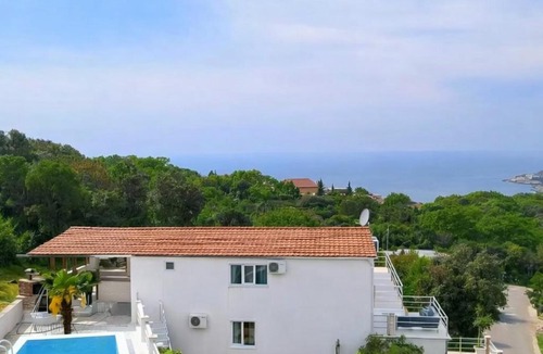 Utjeha Villa | Villa Sea La Vie with Private Pool and Sauna Sea View 5 Bedrooms
