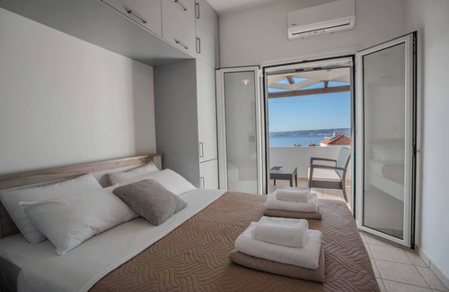 Plaka House | Villa Seavasti - With a private pool - close to the beach