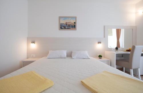 Maini Hotel | Villa Skyprime