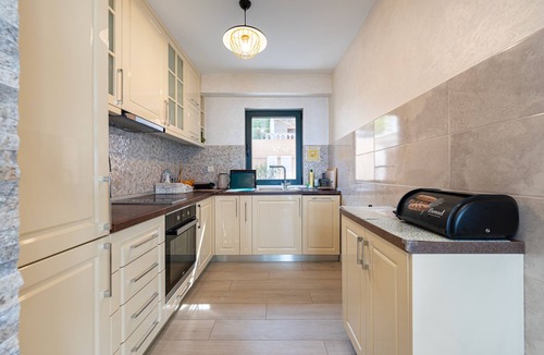 Seoca Villa | Villa Sonja,Charming 3-bedroom villa in Krašići with cool AC breeze