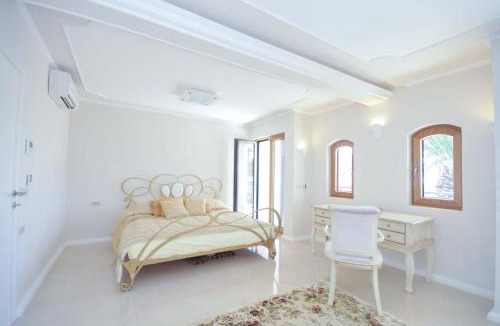 Lucice Villa | Villa St.George