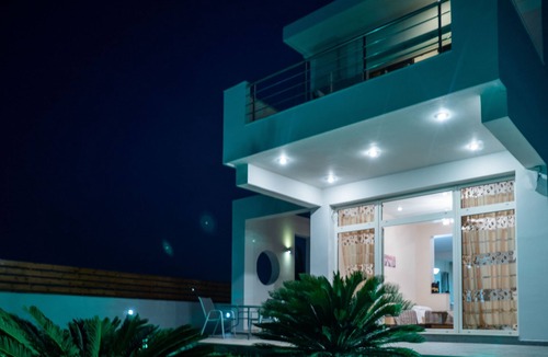 Petaloudes Villa | Villa Stergos