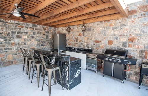Kounelion House | Villa Superior - The New Eco-Chic Destination