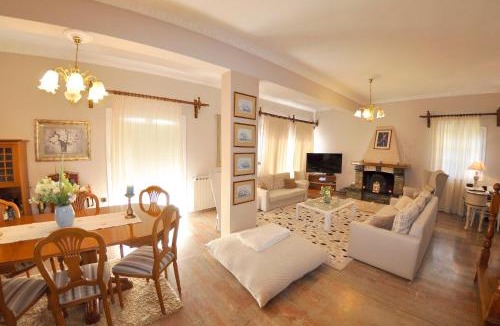 Lakones Villa | Villa Tango