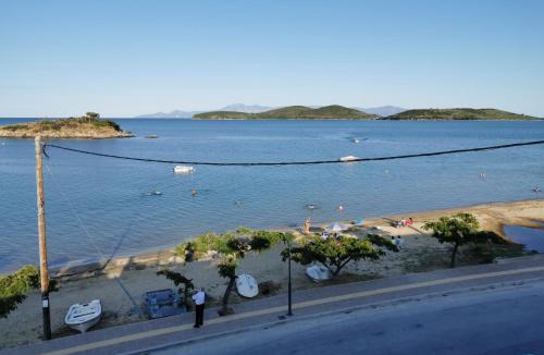 Nea Peramos Apartment | Villa Tasos