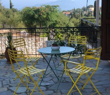 Antipata Villa | Villa Tettix (Τέττιξ)