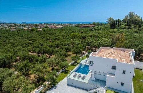 Agrilia Villa | Villa Trevilat by Villa Plus