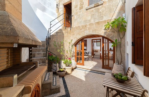 Lindos Villa | Villa Valasia, Lindos ,3 Bedroom Villa with Roof Terrace, Acropolis and Seaview